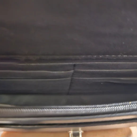 Badgley Mischka Black Quilted Chain Strap Crossbody Handbag NWT - Picture 13 of 14